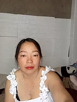 Snapshot of _Helala_ chatting on 09.15.25 Helala online show from 09.15.25