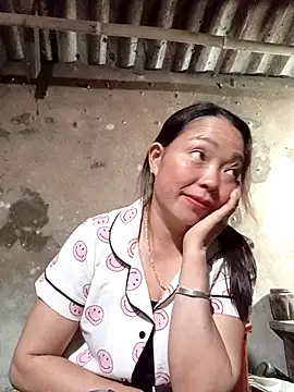 Snapshot of _Helala_ chatting on 10.26.25 Helala online show from 10.26.25