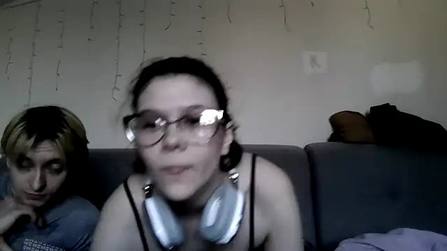 Snapshot of LaVostraDorothy chatting on 04.01.26 LaVostraDorothy online show from 04.01.26