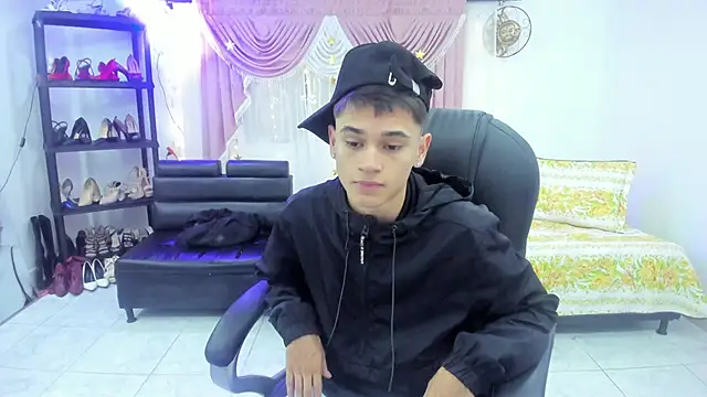 Aron Boyy online show from 09.11.25