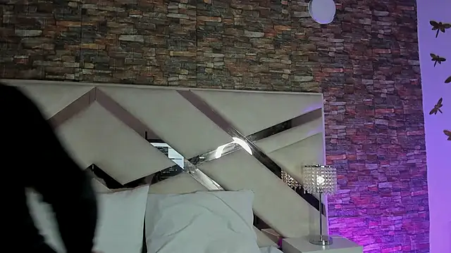 Snapshot of Valery_Brand chatting on 10.29.25 Valery Brand online show from 10.29.25