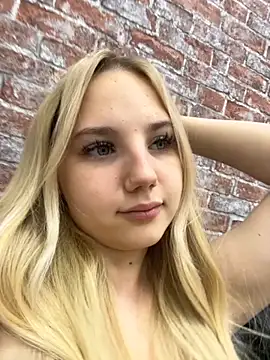 Sky Cutie online show from 10.11.25