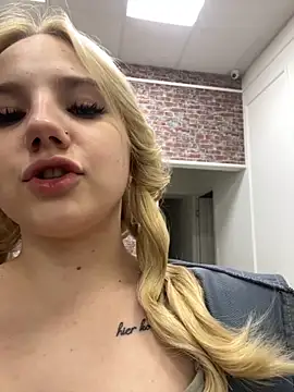 Sky Cutie online show from 10.16.25