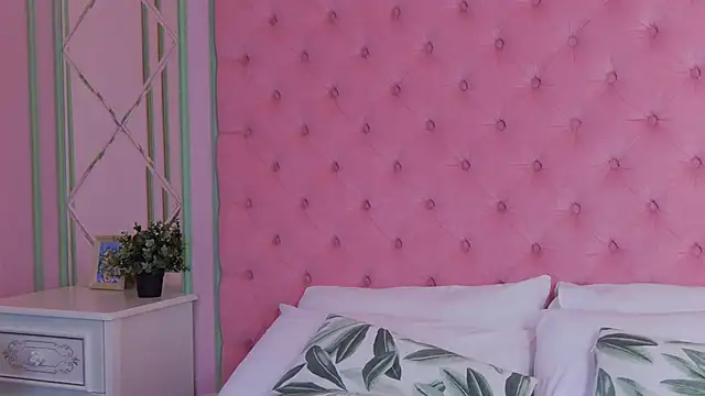 Sky Cutie online show from 04.12.26