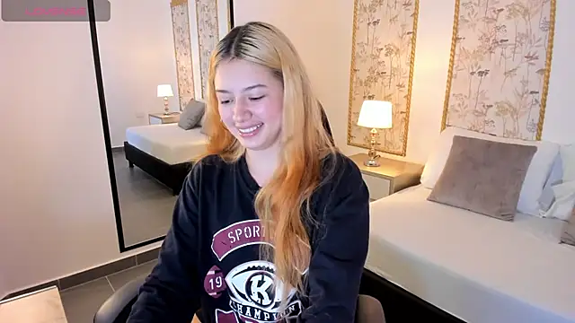 Snapshot of daniand_ chatting on 11.05.25 daniand online show from 11.05.25