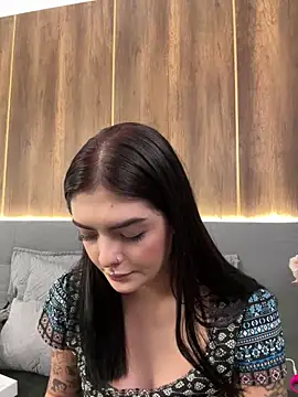 Snapshot of AliceRitter chatting on 09.17.25 AliceRitter online show from 09.17.25