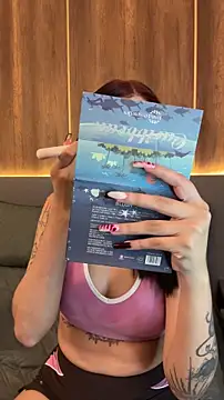 Snapshot of AliceRitter chatting on 10.17.25 AliceRitter online show from 10.17.25