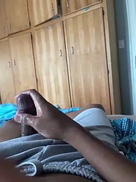 Snapshot of CreamyOff45 chatting on 12.15.25 CreamyOff45 online show from 12.15.25