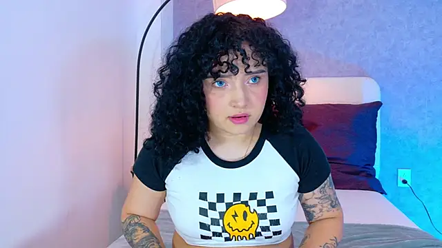 Snapshot of Tracielowe_w chatting on 11.13.25 Tracielowe w online show from 11.13.25