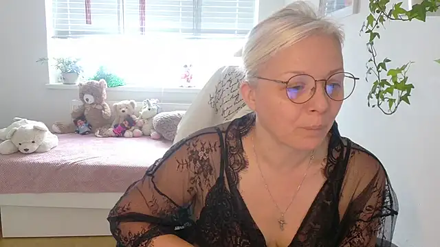 Snapshot of Linsy_Kim chatting on 01.17.26 Linsy Kim online show from 01.17.26