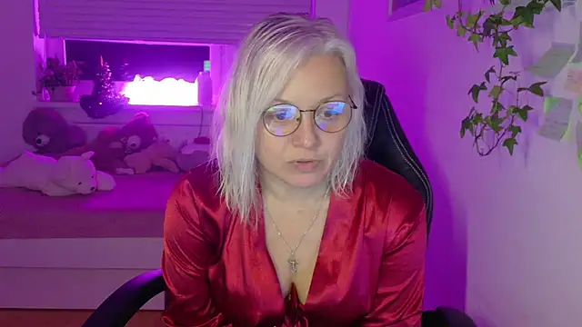 Snapshot of Linsy_Kim chatting on 02.07.26 Linsy Kim online show from 02.07.26