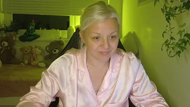 Snapshot of Linsy_Kim chatting on 02.13.26 Linsy Kim online show from 02.13.26