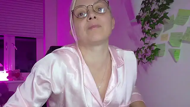 Linsy Kim online show from 03.12.26