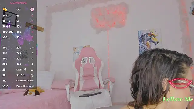 milfAaura online show from 04.21.26