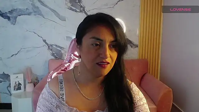 Snapshot of tamara_ch1 chatting on 09.28.25 tamara ch1 online show from 09.28.25