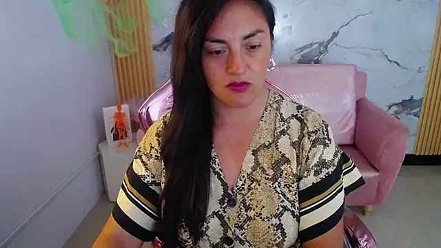 Snapshot of tamara_ch1 chatting on 10.15.25 tamara ch1 online show from 10.15.25