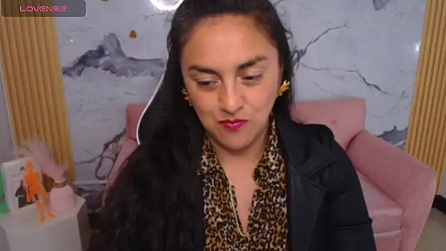 Snapshot of tamara_ch1 chatting on 10.21.25 tamara ch1 online show from 10.21.25