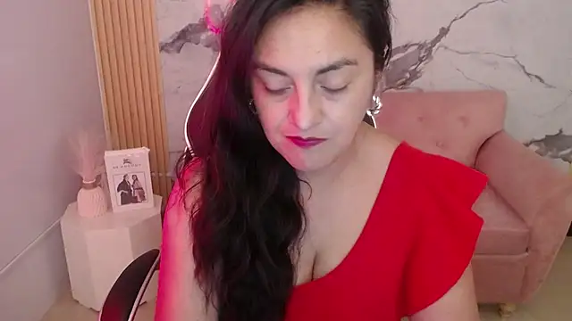 Snapshot of tamara_ch1 chatting on 11.16.25 tamara ch1 online show from 11.16.25