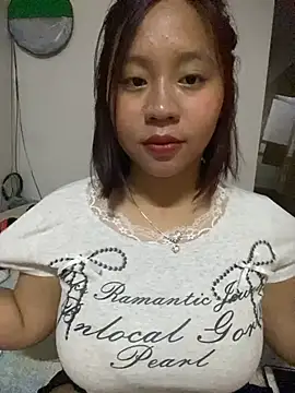 Snapshot of maianhcute chatting on 10.25.25 maianhcute online show from 10.25.25