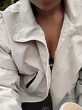 venu00 online show from 12.05.25