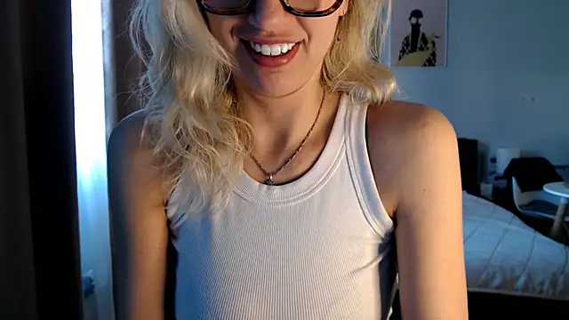 Snapshot of VivianCoke chatting on 02.23.26 VivianCoke online show from 02.23.26