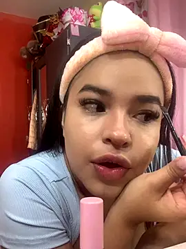 Snapshot of SweetSophie26 chatting on 11.22.25 SweetSophie26 online show from 11.22.25