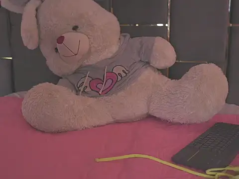 Snapshot of Doll_kata_ chatting on 10.15.25 Doll kata online show from 10.15.25