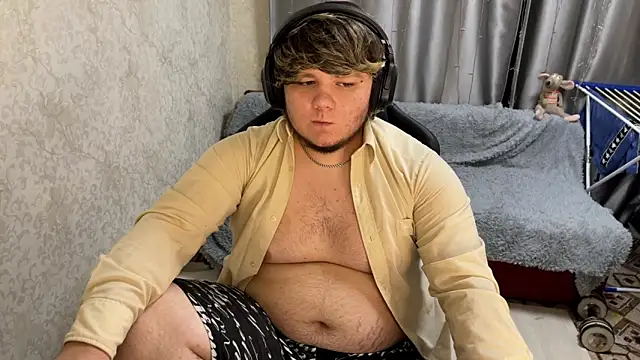 Snapshot of desiredude9 chatting on 09.11.25 desiredude9 online show from 09.11.25