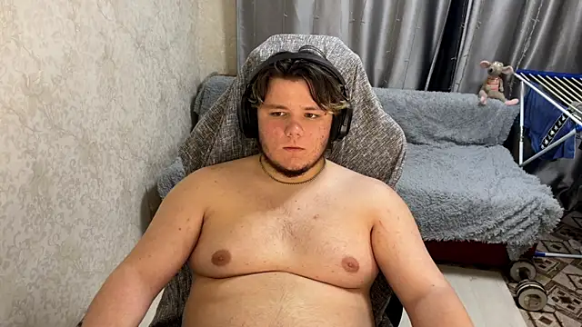 Snapshot of desiredude9 chatting on 09.12.25 desiredude9 online show from 09.12.25