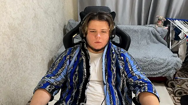 Snapshot of desiredude9 chatting on 09.14.25 desiredude9 online show from 09.14.25