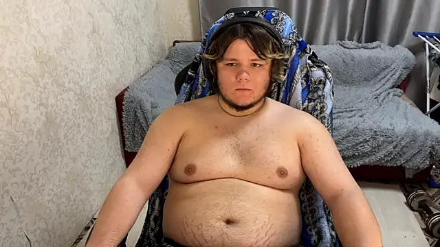 Snapshot of desiredude9 chatting on 09.16.25 desiredude9 online show from 09.16.25