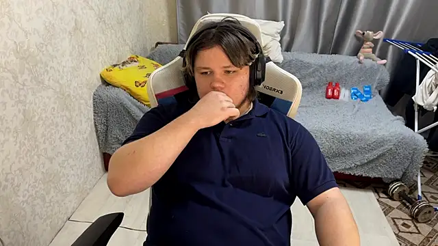 Snapshot of desiredude9 chatting on 10.01.25 desiredude9 online show from 10.01.25