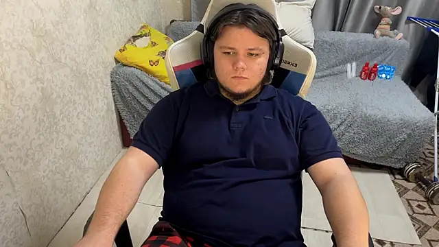 Snapshot of desiredude9 chatting on 10.02.25 desiredude9 online show from 10.02.25