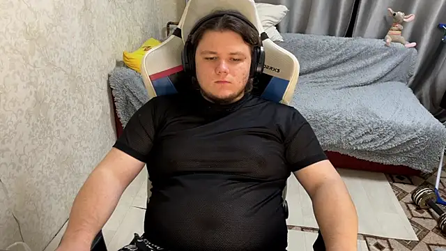 Snapshot of desiredude9 chatting on 10.07.25 desiredude9 online show from 10.07.25