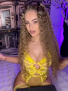 Snapshot of AubrieleRouj1 chatting on 01.08.26 AubrieleRouj1 online show from 01.08.26