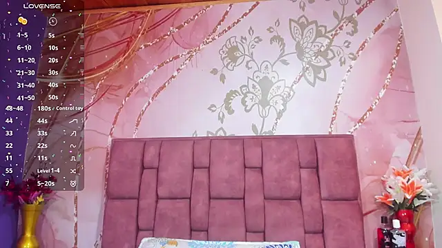 luna maisonn online show from 12.15.25