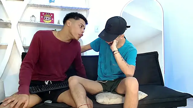 PRETTY FEM online show from 11.03.25