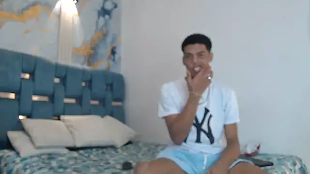 PRETTY FEM online show from 01.08.26