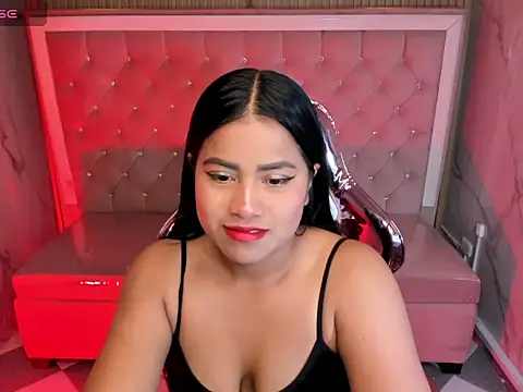 Snapshot of Victoria_b_ chatting on 10.11.25 Victoria b online show from 10.11.25