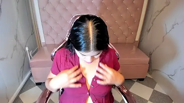 Snapshot of Victoria_b_ chatting on 10.16.25 Victoria b online show from 10.16.25