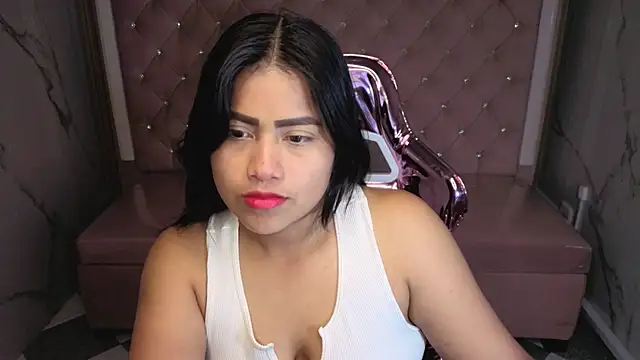 Snapshot of Victoria_b_ chatting on 11.22.25 Victoria b online show from 11.22.25