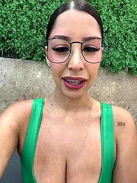 Snapshot of luvely chatting on 12.05.25 luvely online show from 12.05.25