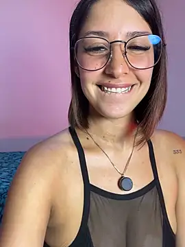 Snapshot of luvely chatting on 03.13.26 luvely online show from 03.13.26