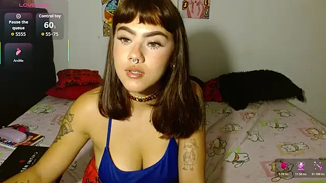 Snapshot of Divinejewel444 chatting on 11.14.25 Divinejewel444 online show from 11.14.25