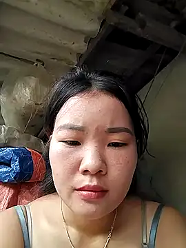 lylylove online show from 10.13.25