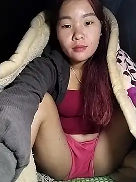 lylylove online show from 12.03.25