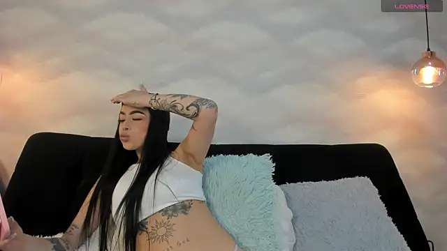 Snapshot of skailyn_angels chatting on 09.27.25 skailyn angels online show from 09.27.25