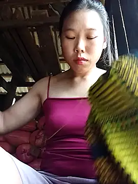 Snapshot of Ngocmi909 chatting on 10.11.25 Ngocmi909 online show from 10.11.25