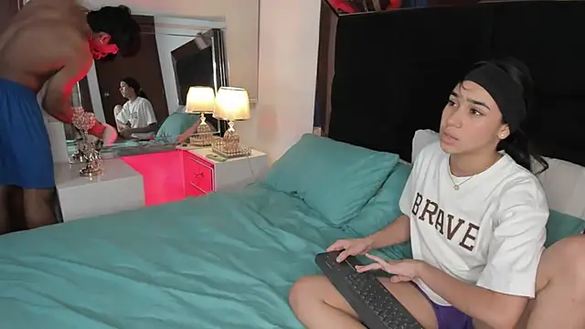 Snapshot of Kylie_Patrick chatting on 09.12.25 Kylie Patrick online show from 09.12.25