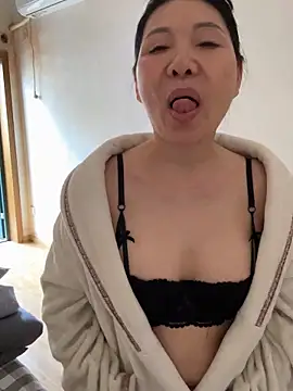 Snapshot of xiiuuff18 chatting on 04.06.26 xiiuuff18 online show from 04.06.26